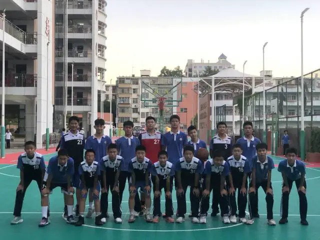 刻苦训练篮球时如何避免受伤的建议_0